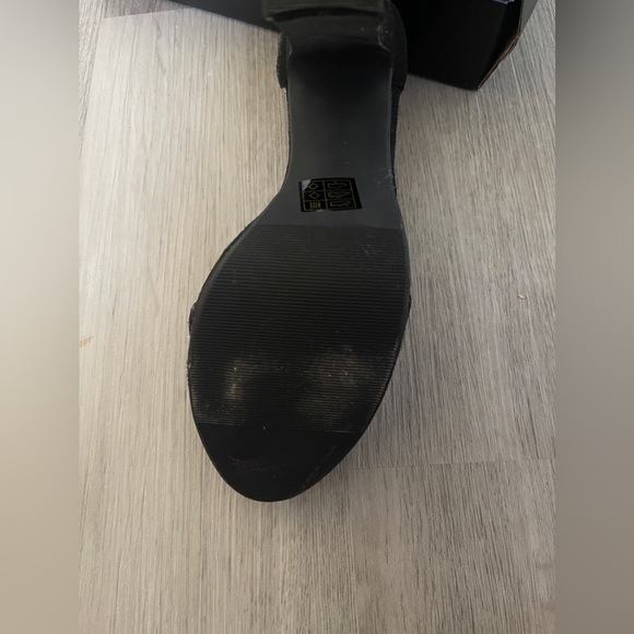 Preety Little Thing Black Block Heels - Picture 4 of 4